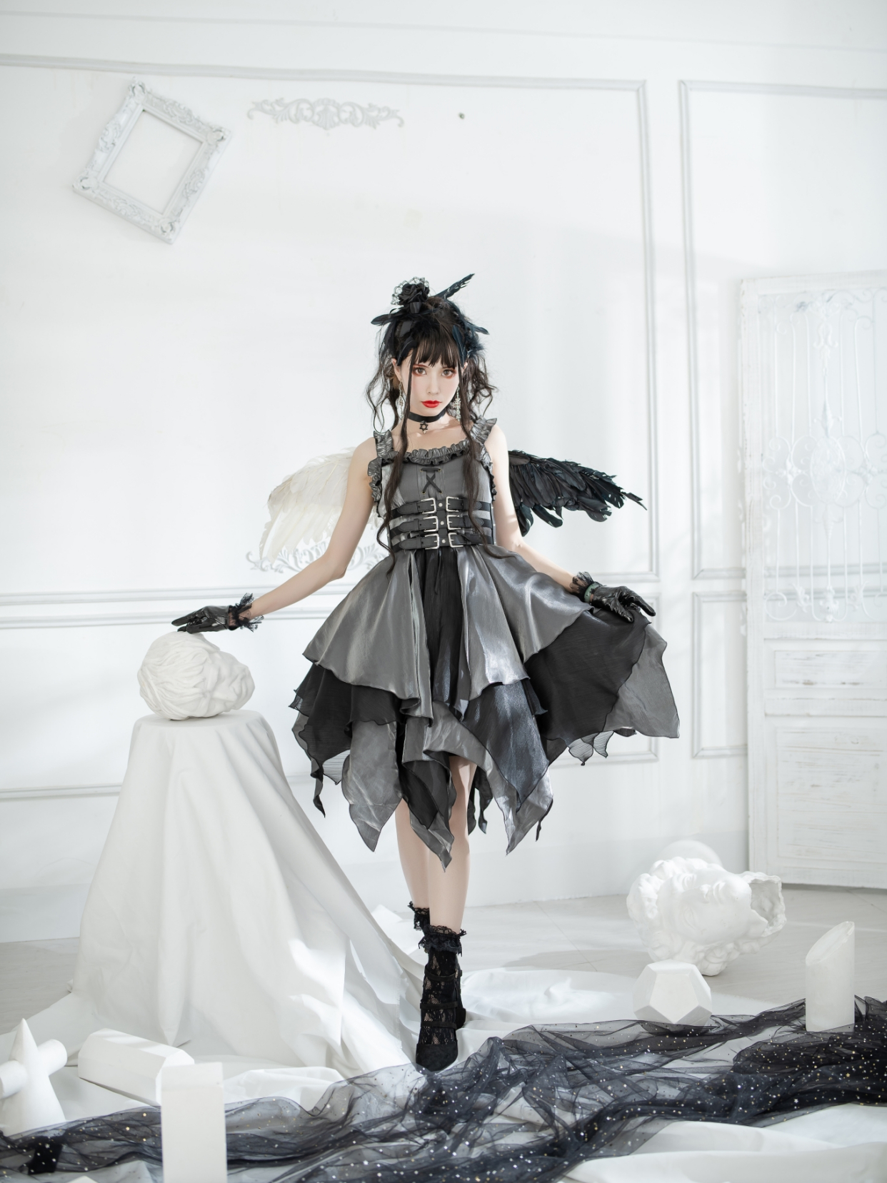 有一种洛丽塔叫"苍蝇裙",第一眼很丑,看完却被惊艳了